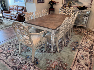 Liberty Furniture Dining Table + 8 Dining Chairs