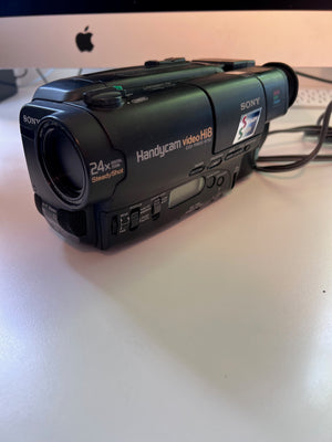 Sony Handycam CCD-TR600 Hi 8 Camcorder