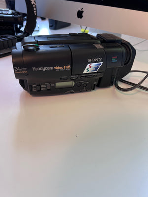 Sony Handycam CCD-TR600 Hi 8 Camcorder