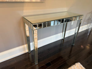 Ren-Wil TA005 Mirrored Console Table