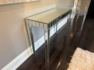 Ren-Wil TA005 Mirrored Console Table