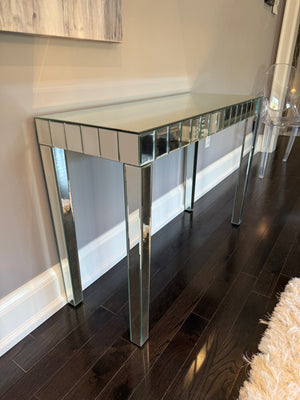 Ren-Wil TA005 Mirrored Console Table