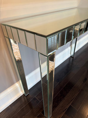 Ren-Wil TA005 Mirrored Console Table