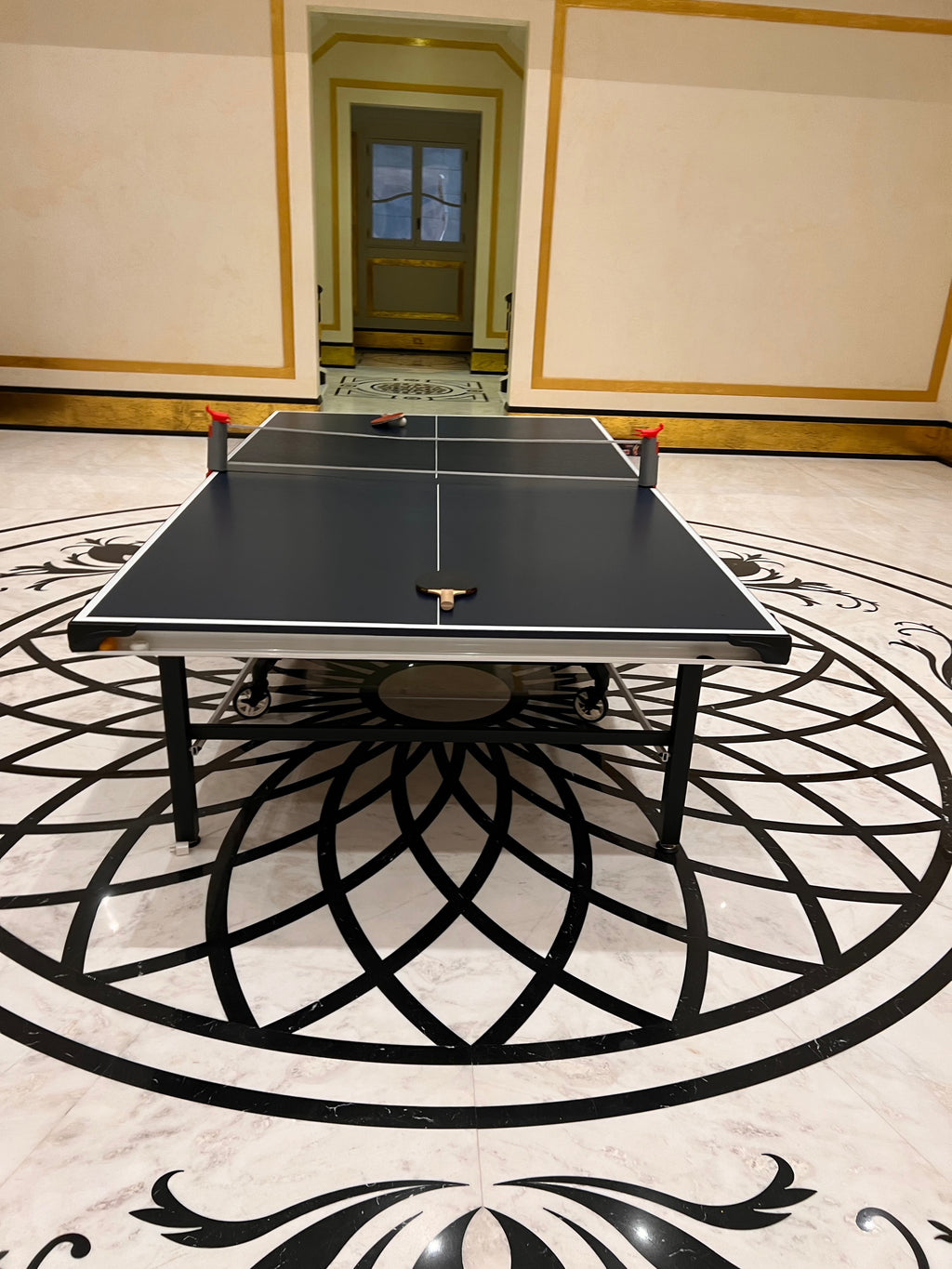 Stiga T8523 STS 385 Table Tennis Table (*retail $1,150)