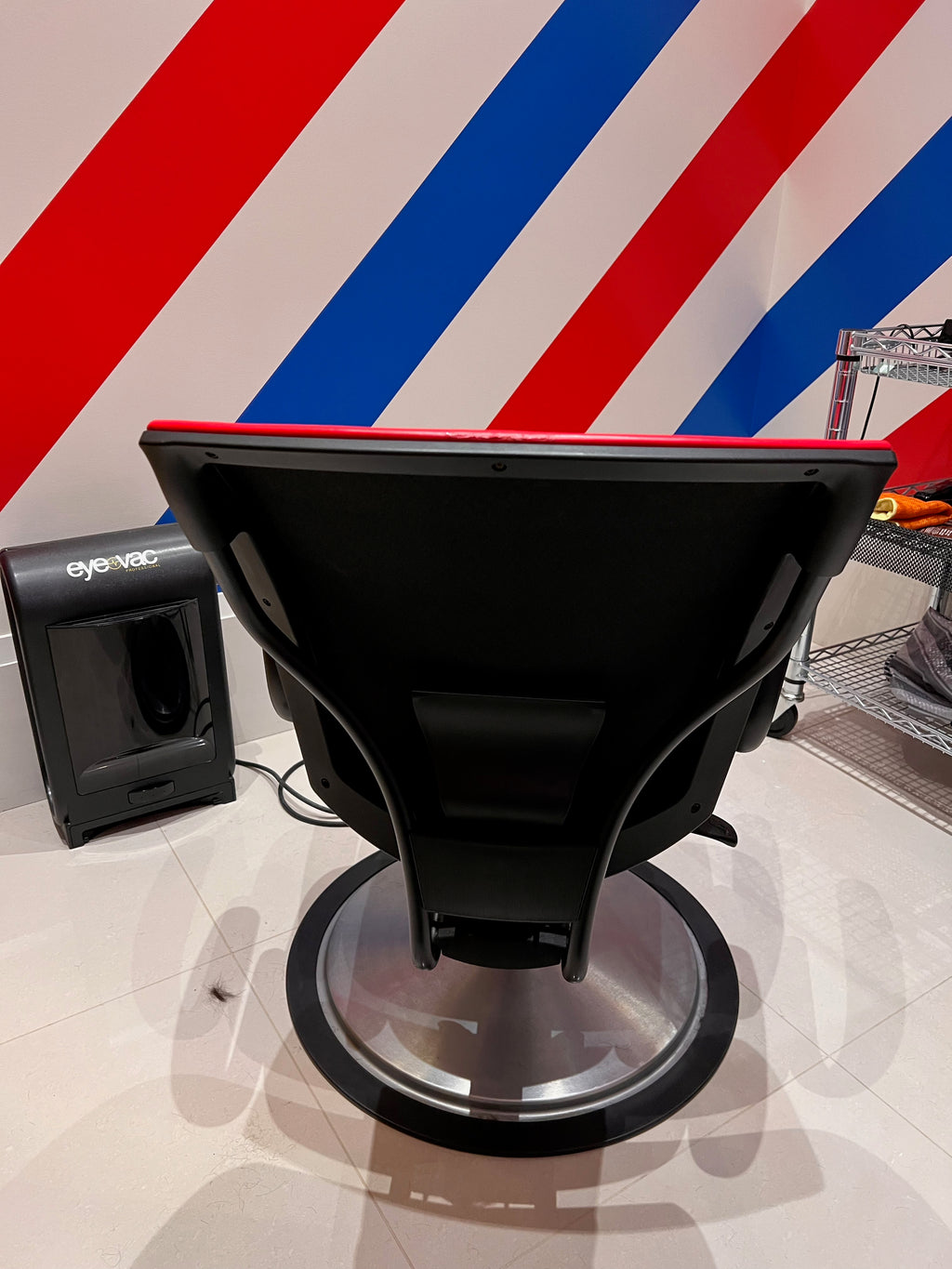 Red Styling/Salon Chair with Hydraulic Pump