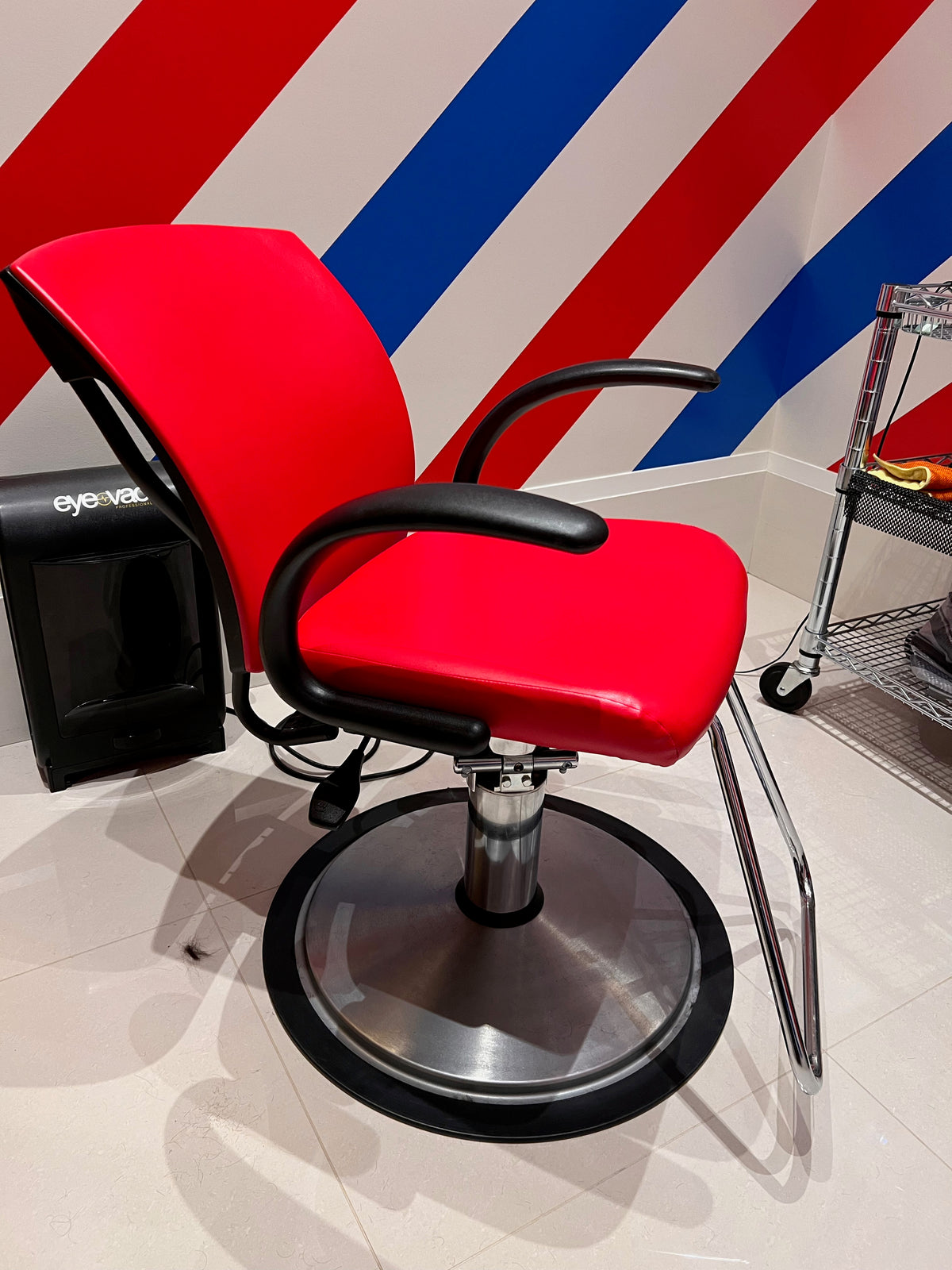 Red Styling/Salon Chair with Hydraulic Pump