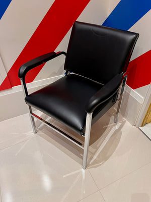 Black Reclining Shampoo Chair