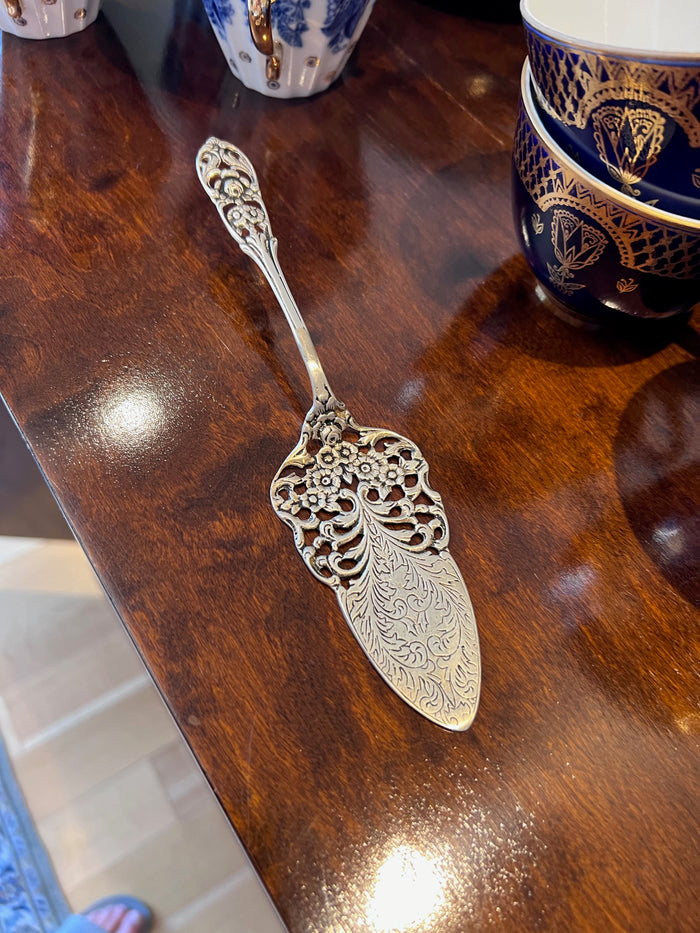 800 Silver Cake Server