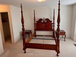 *LIKE NEW Thomasville Collector's Cherry Queen 4 Poster Bed (*retail $2,500)