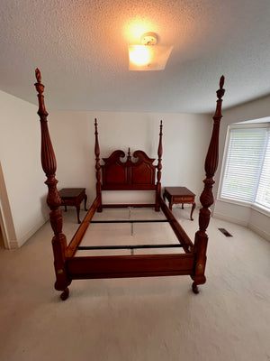 *LIKE NEW Thomasville Collector's Cherry Queen 4 Poster Bed (*retail $2,500)