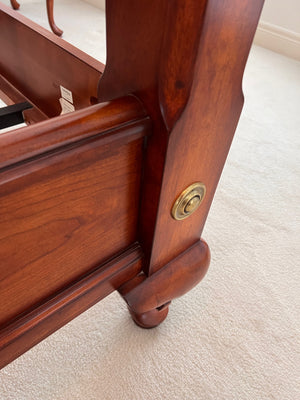*LIKE NEW Thomasville Collector's Cherry Queen 4 Poster Bed (*retail $2,500)