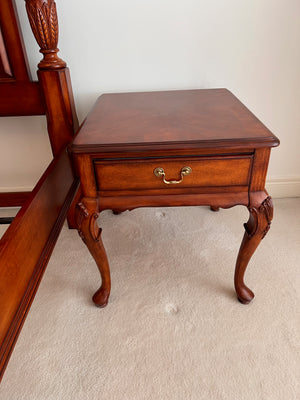 *LIKE NEW Thomasville Collector's Cherry Pair of Nightstands (*retail $1,200)