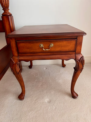*LIKE NEW Thomasville Collector's Cherry Queen 4 Poster Bed (*retail $2,500)