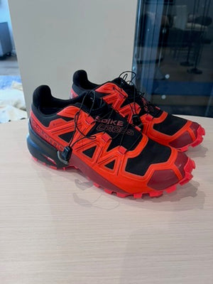 LIKE NEW Men's Salomon Spikecross 5 GTX, Size 9 (retail $230)