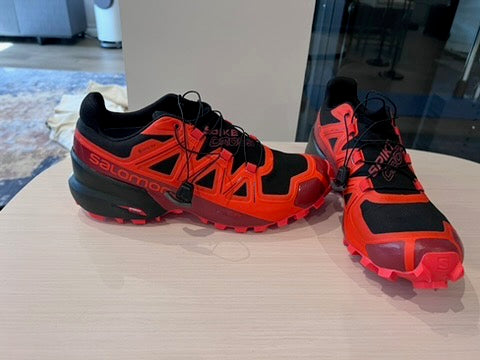 LIKE NEW Men's Salomon Spikecross 5 GTX, Size 9 (retail $230)
