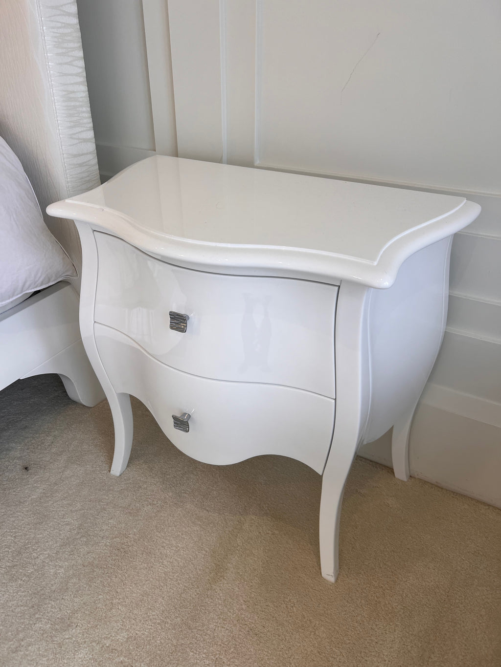 Pair of White Glossy Lacquered Nightstands