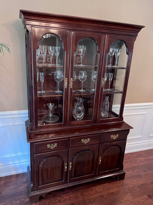 Vintage Ethan Allen China Cabinet