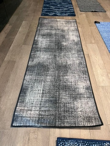 Ruggable Black & White Rug/Runner 2.5x7ft (*retail $261)
