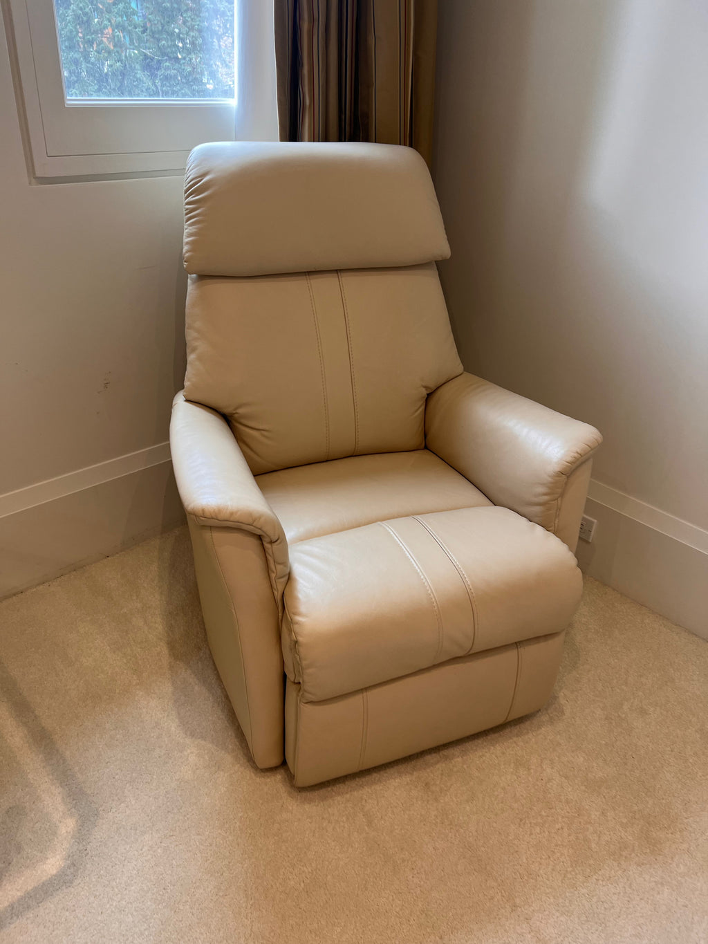 Beige/Cream Leather Recliner