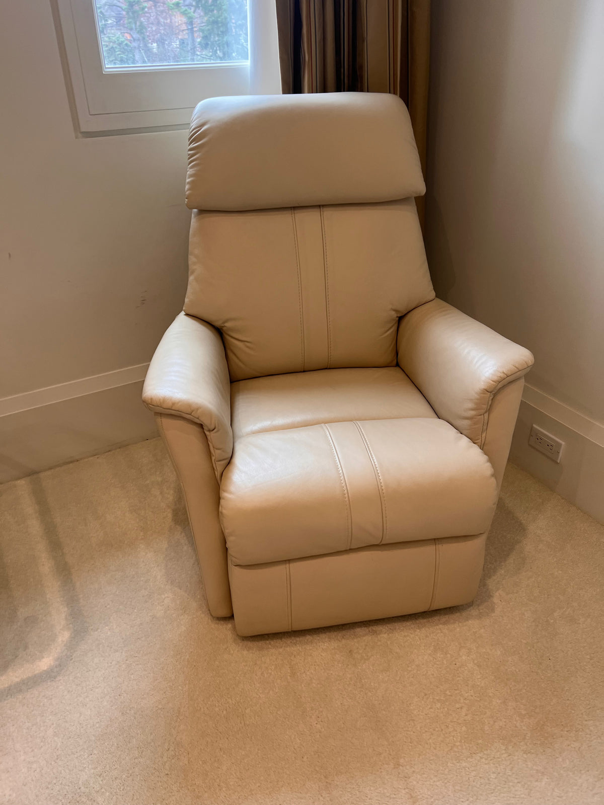 Beige/Cream Leather Recliner