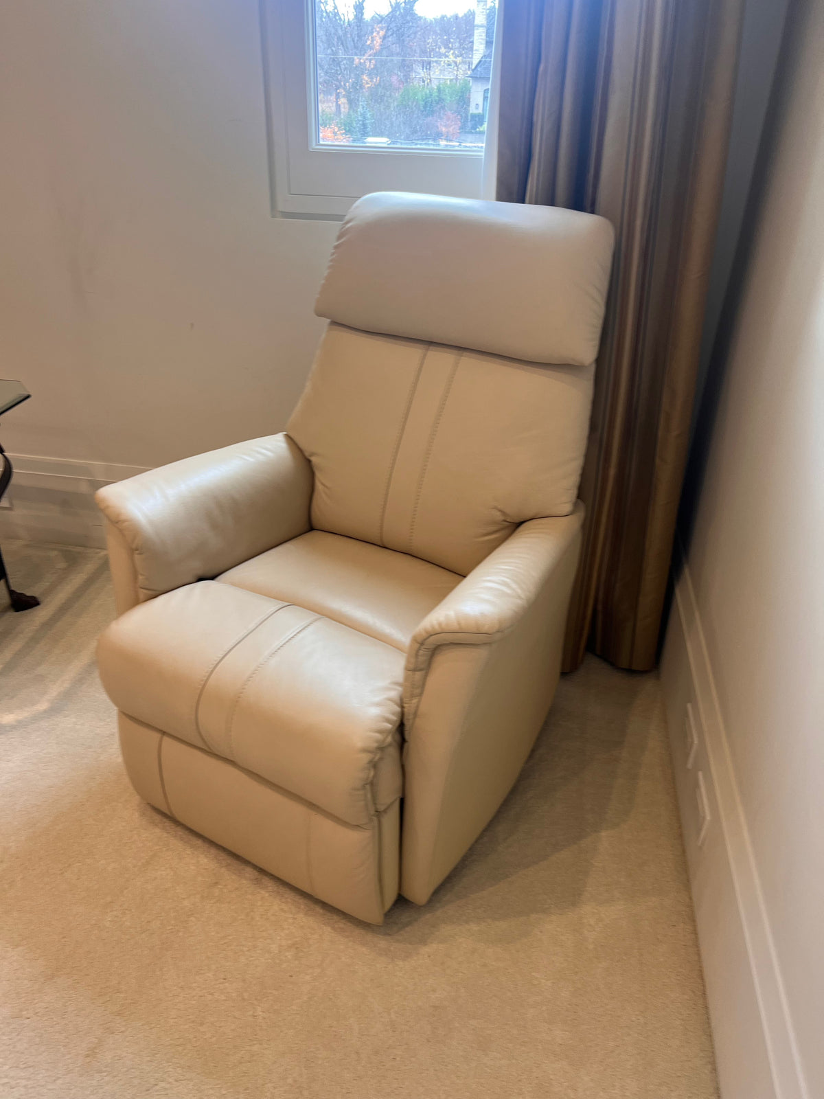 Beige/Cream Leather Recliner