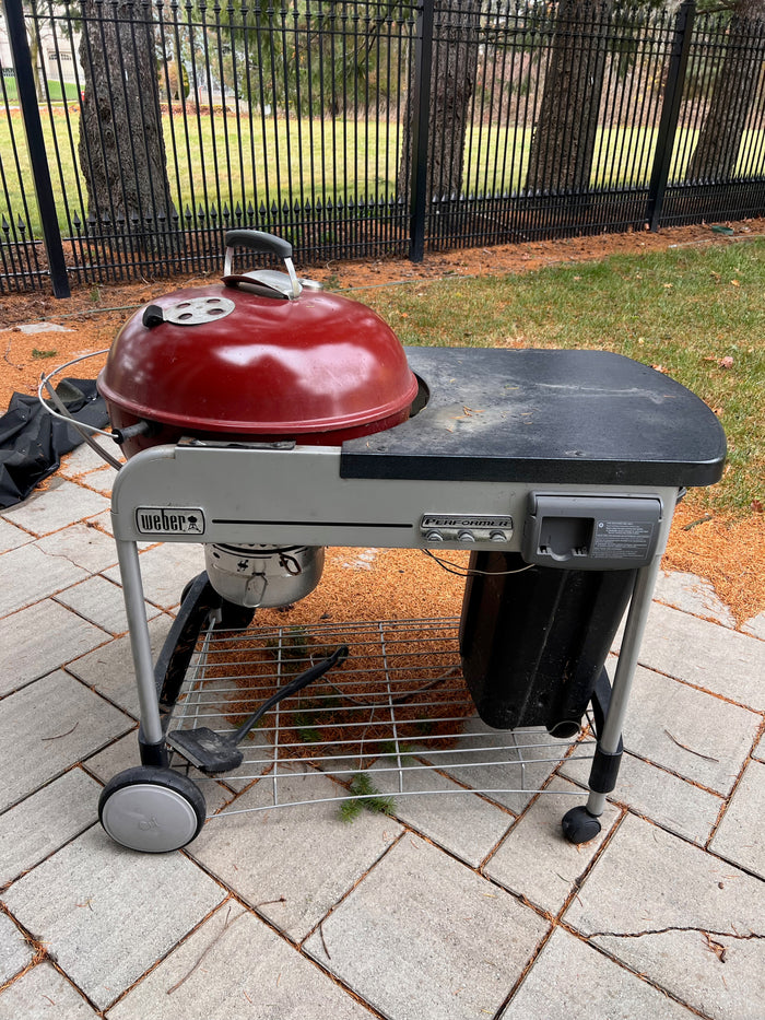 Weber Performer Deluxe Charcoal Grill 22" (*retail $710)
