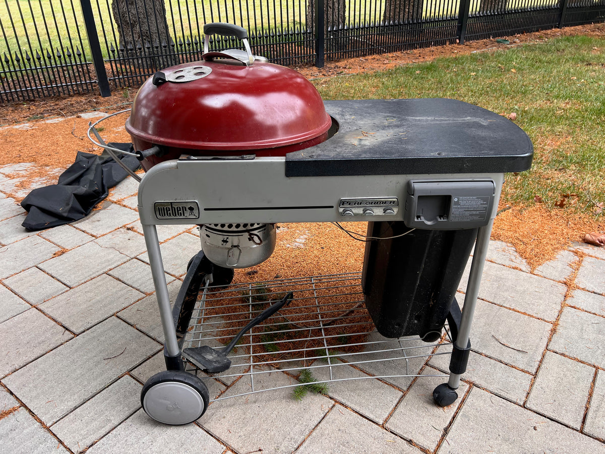 Weber Performer Deluxe Charcoal Grill 22" (*retail $710)