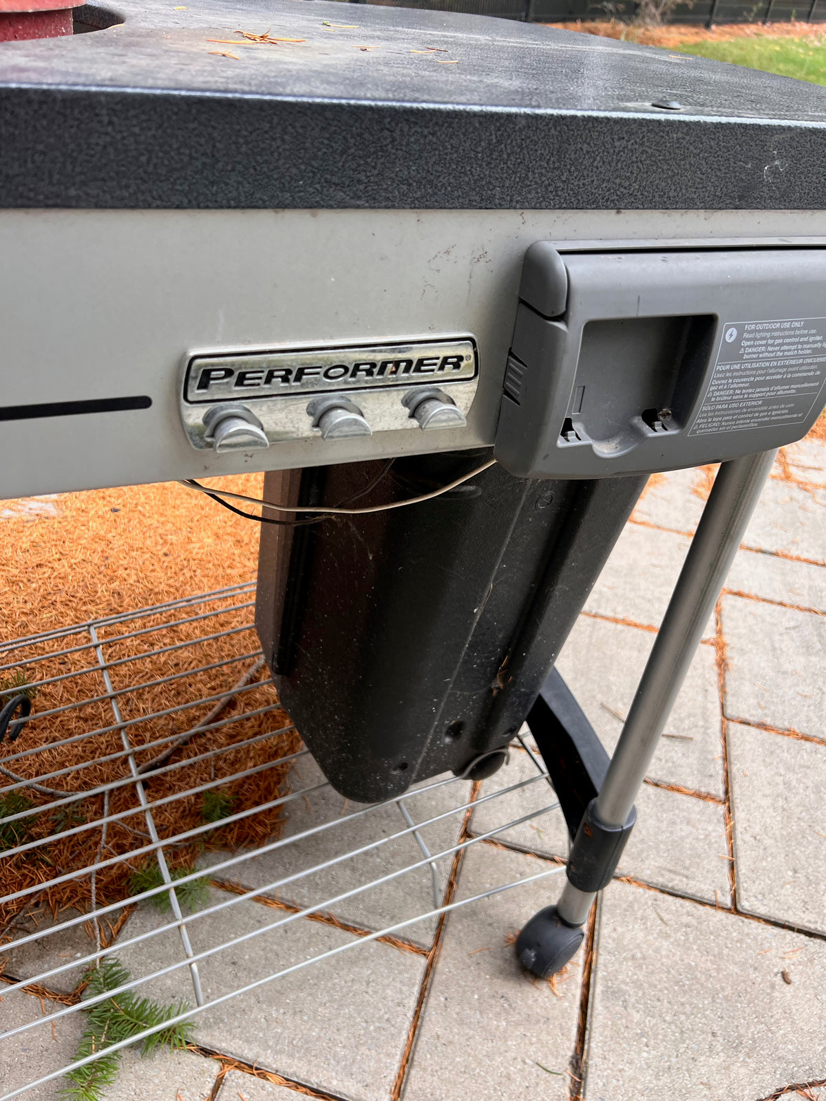 Weber Performer Deluxe Charcoal Grill 22" (*retail $710)