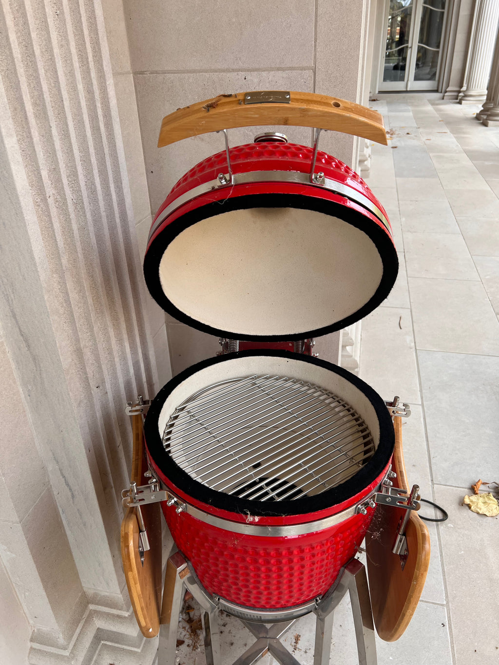 London Sunshine The Original Series - 18” Ceramic Kamado Charcoal BBQ Smoker- LIKE NEW! (*retail $1,428)
