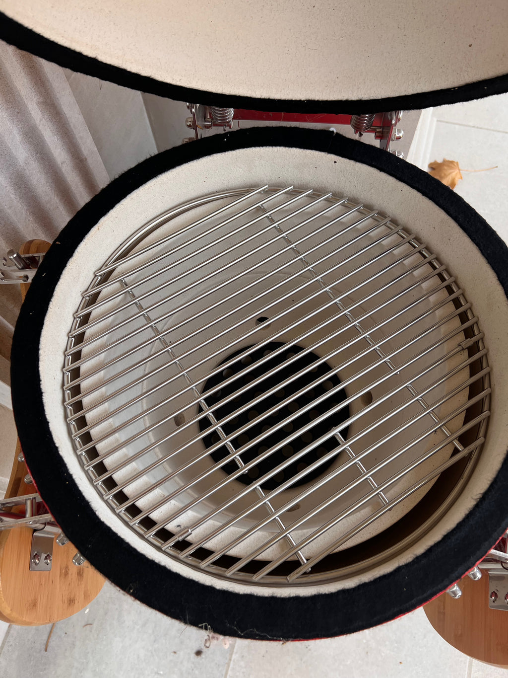London Sunshine The Original Series - 18” Ceramic Kamado Charcoal BBQ Smoker- LIKE NEW! (*retail $1,428)