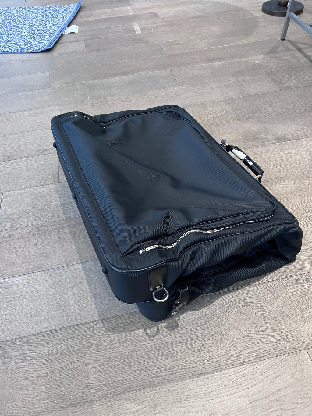 LOUIS VUITTON BLACK TAIGA LEATHER AND NYLON GARMENT BAG