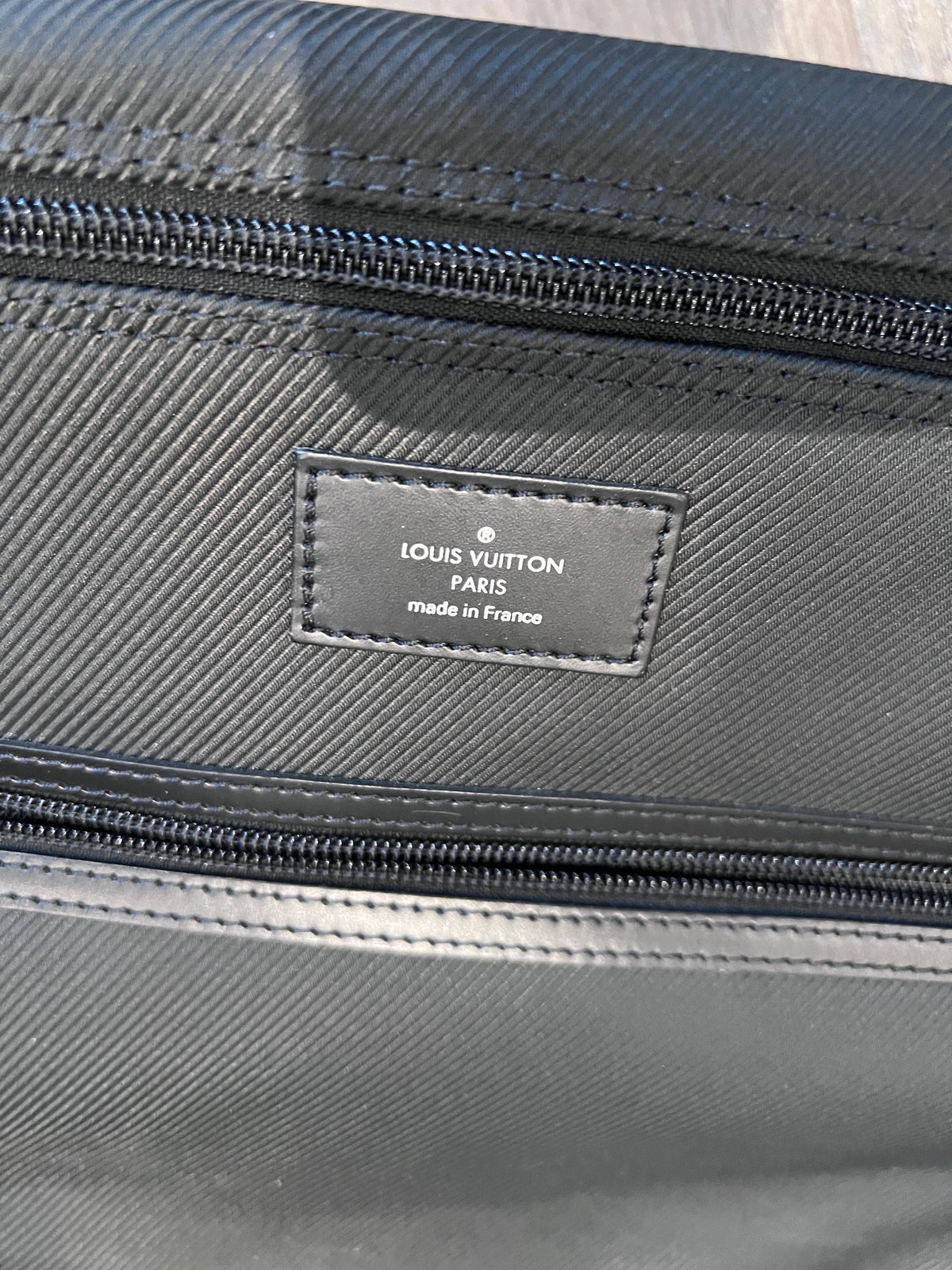 LOUIS VUITTON BLACK TAIGA LEATHER AND NYLON GARMENT BAG