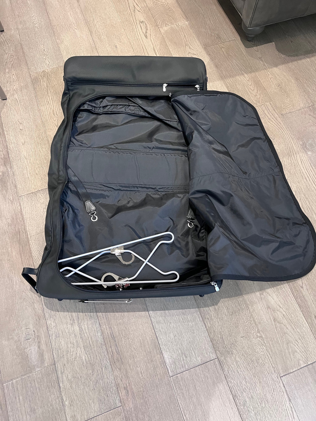 LOUIS VUITTON BLACK TAIGA LEATHER AND NYLON GARMENT BAG