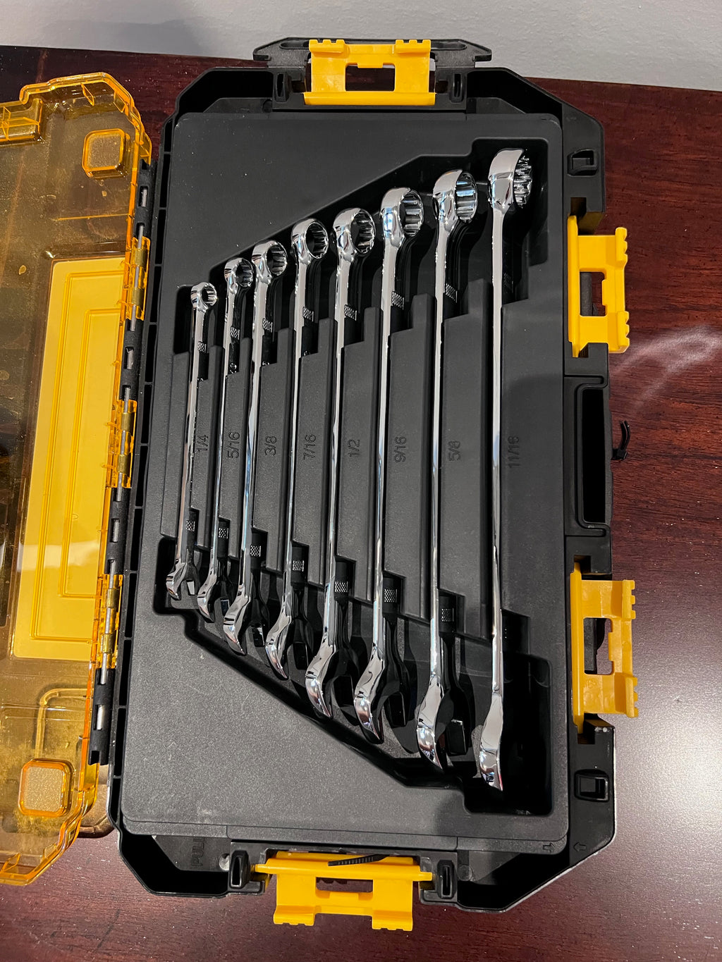 BRAND NEW DEWALT Combination Wrench Set, SAE, 8 Pieces