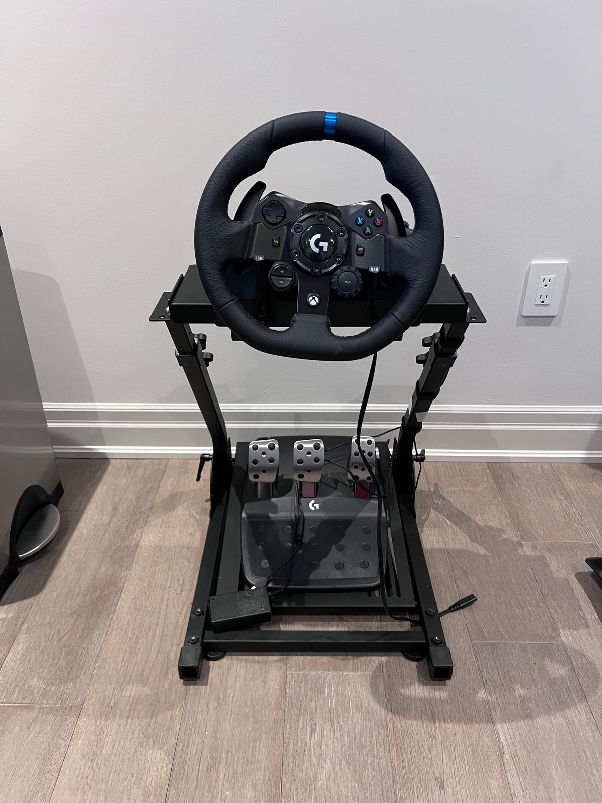 Logitech G923 Trueforce Racing Wheel and Pedals with Stand, for XBOX (*retail $639)