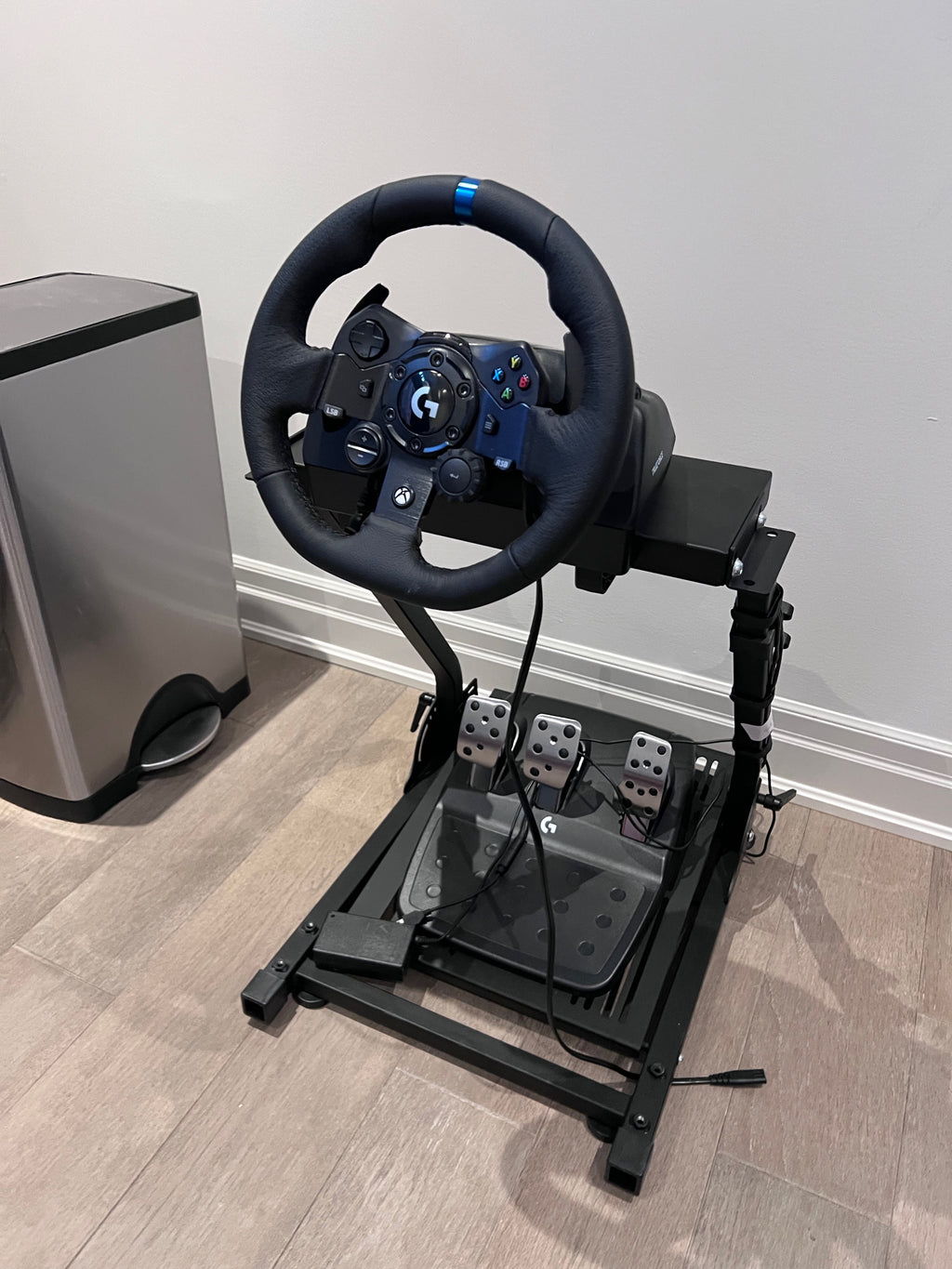 Logitech G923 Trueforce Racing Wheel and Pedals with Stand, for XBOX (*retail $639)