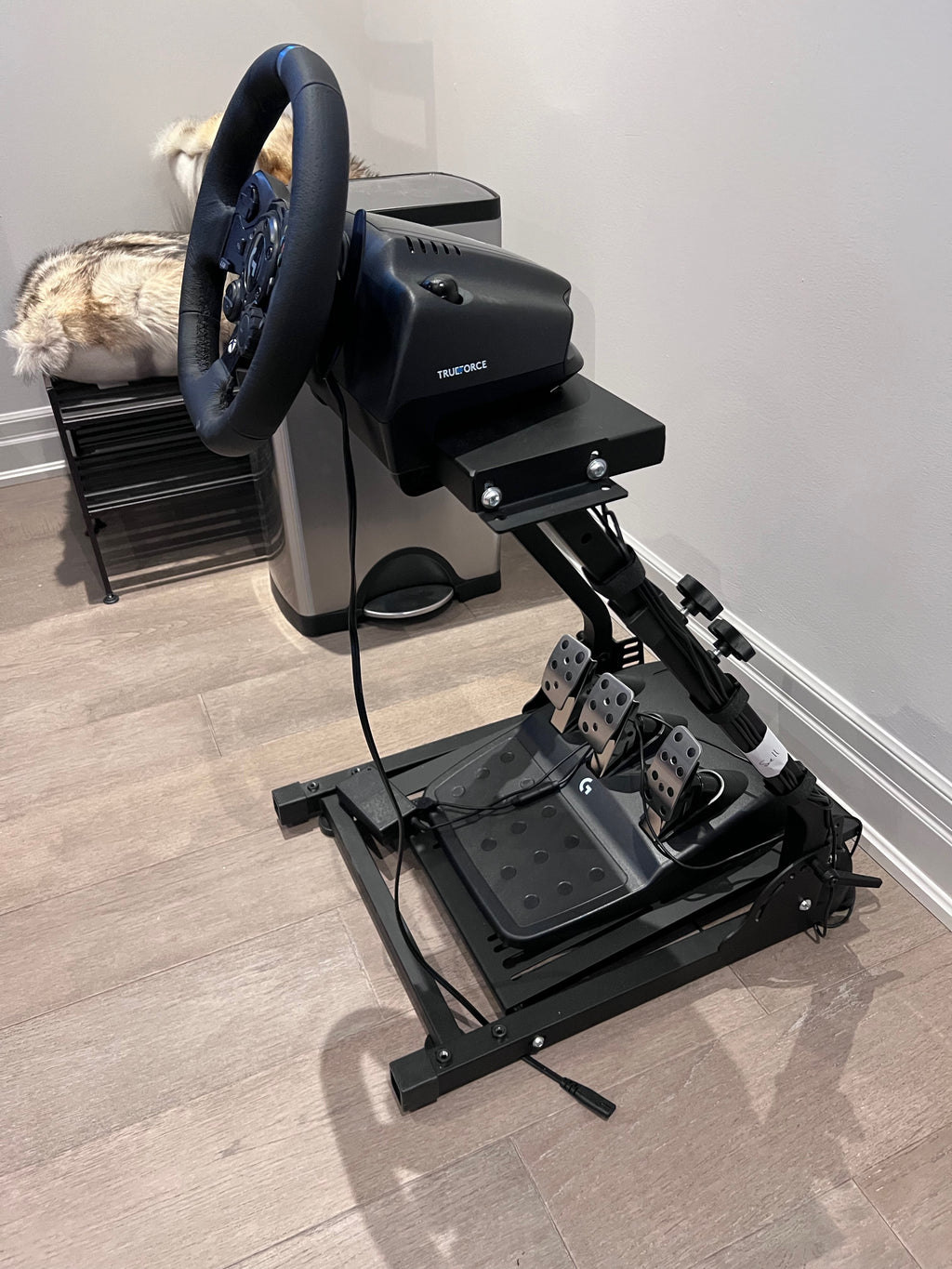 Logitech G923 Trueforce Racing Wheel and Pedals with Stand, for XBOX (*retail $639)