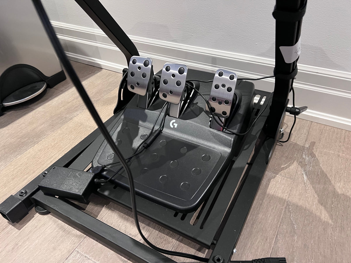 Logitech G923 Trueforce Racing Wheel and Pedals with Stand, for XBOX (*retail $639)
