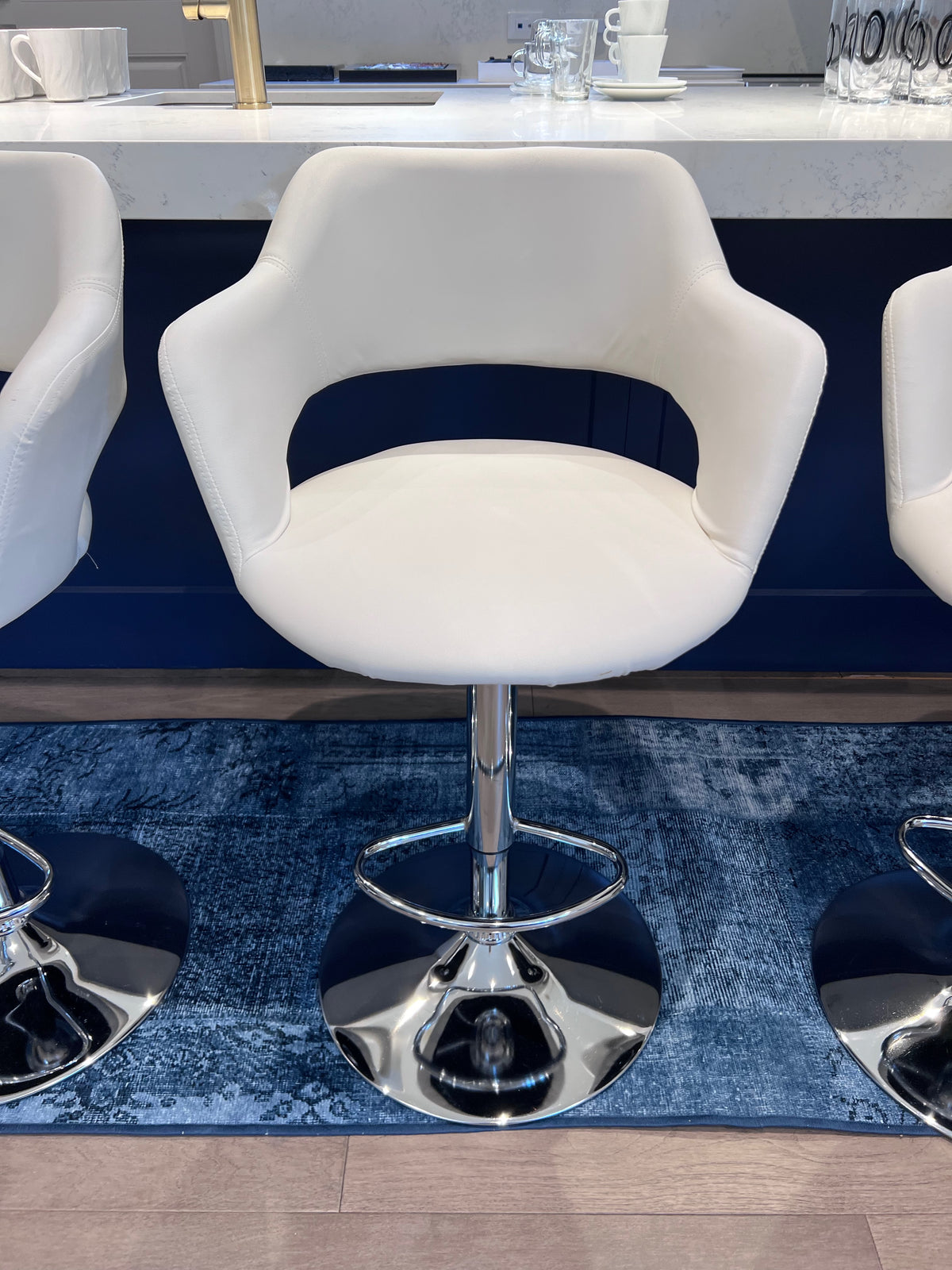4 Monarch Specialties White Faux Leather Adjustable Swivel Bar Stools (*retail price $944)