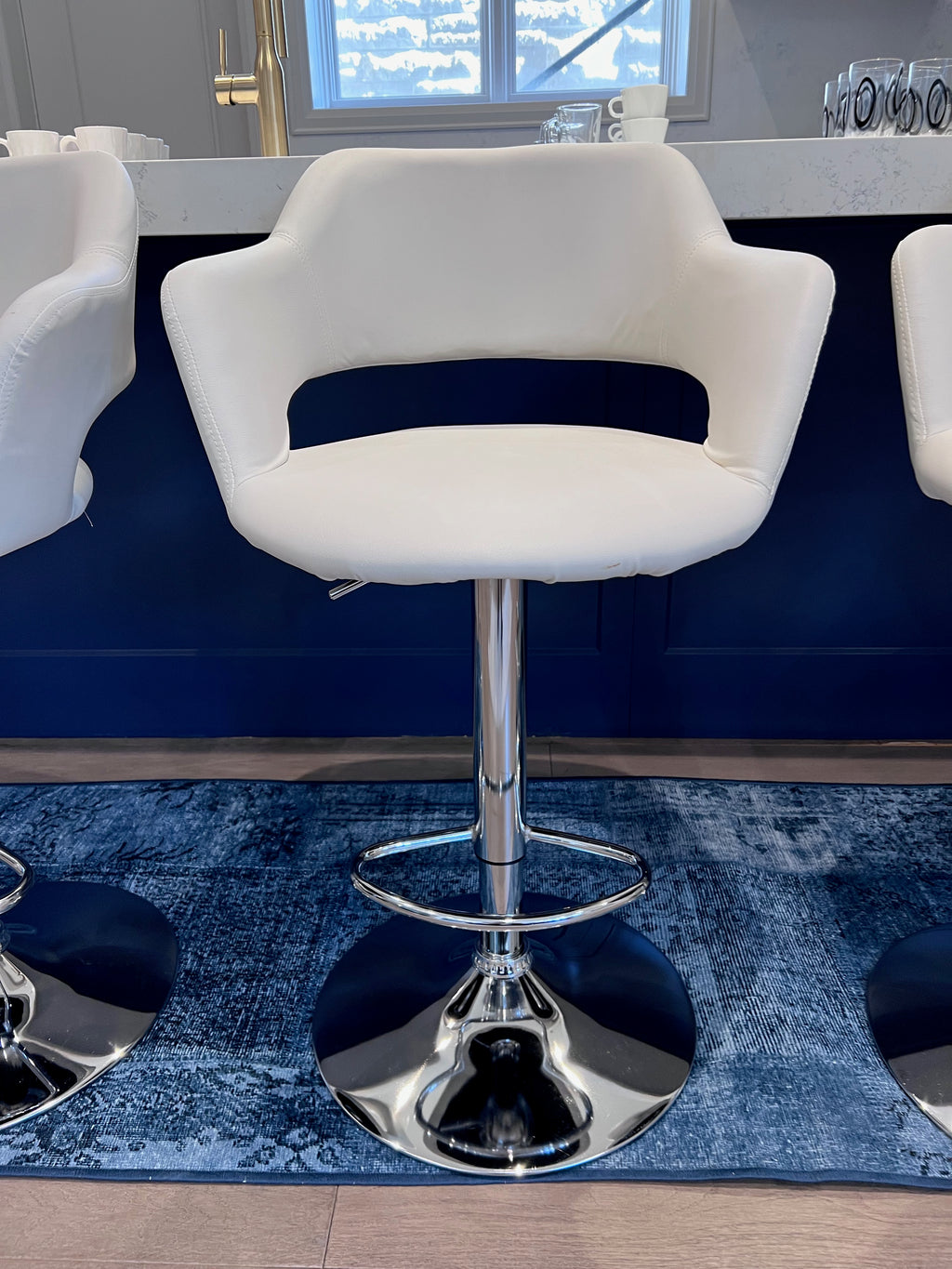 4 Monarch Specialties White Faux Leather Adjustable Swivel Bar Stools (*retail price $944)