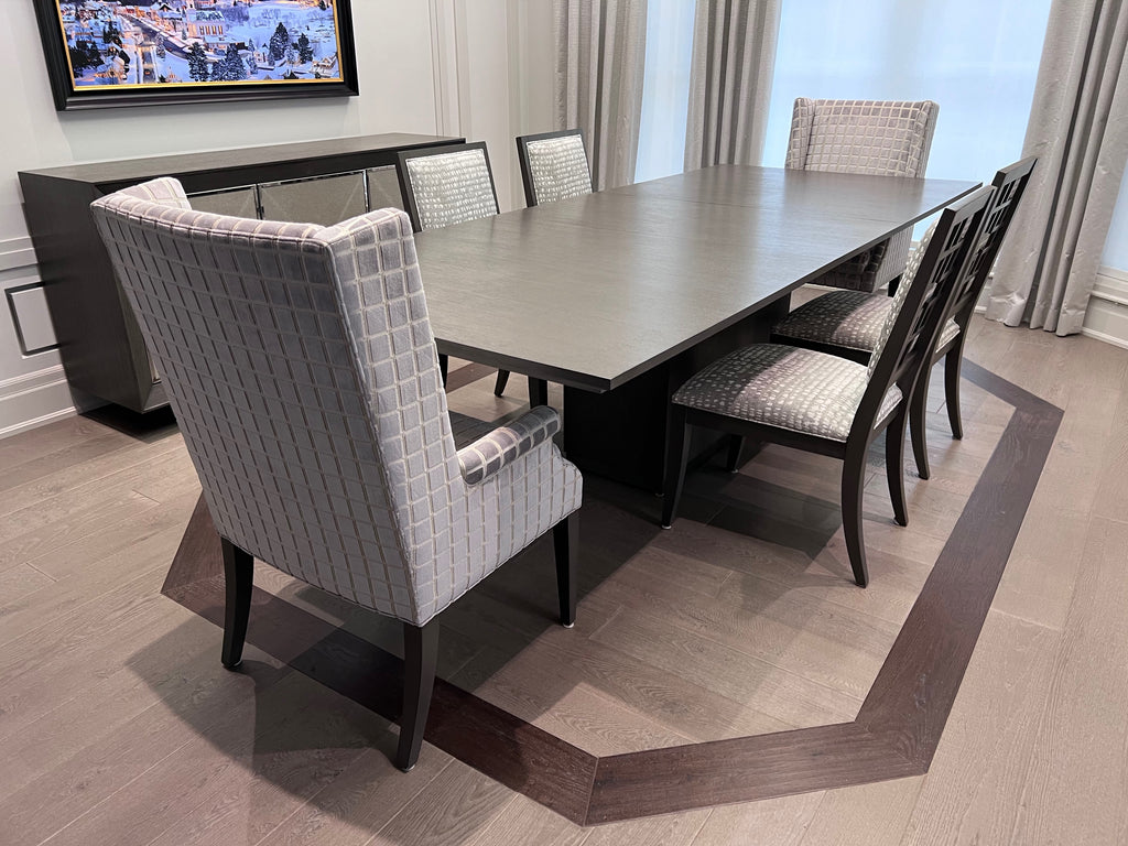 Ethan Allen Brycemoor Pedestal Table, 4 Grayson Dining Side Chairs, 2 Yves Dining Armchairs (*retail $14,640)
