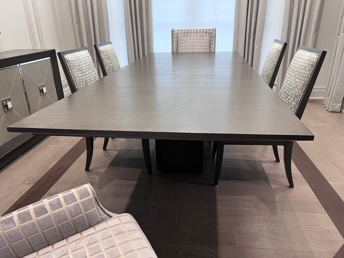 Ethan Allen Brycemoor Pedestal Table, 4 Grayson Dining Side Chairs, 2 Yves Dining Armchairs (*retail $14,640)