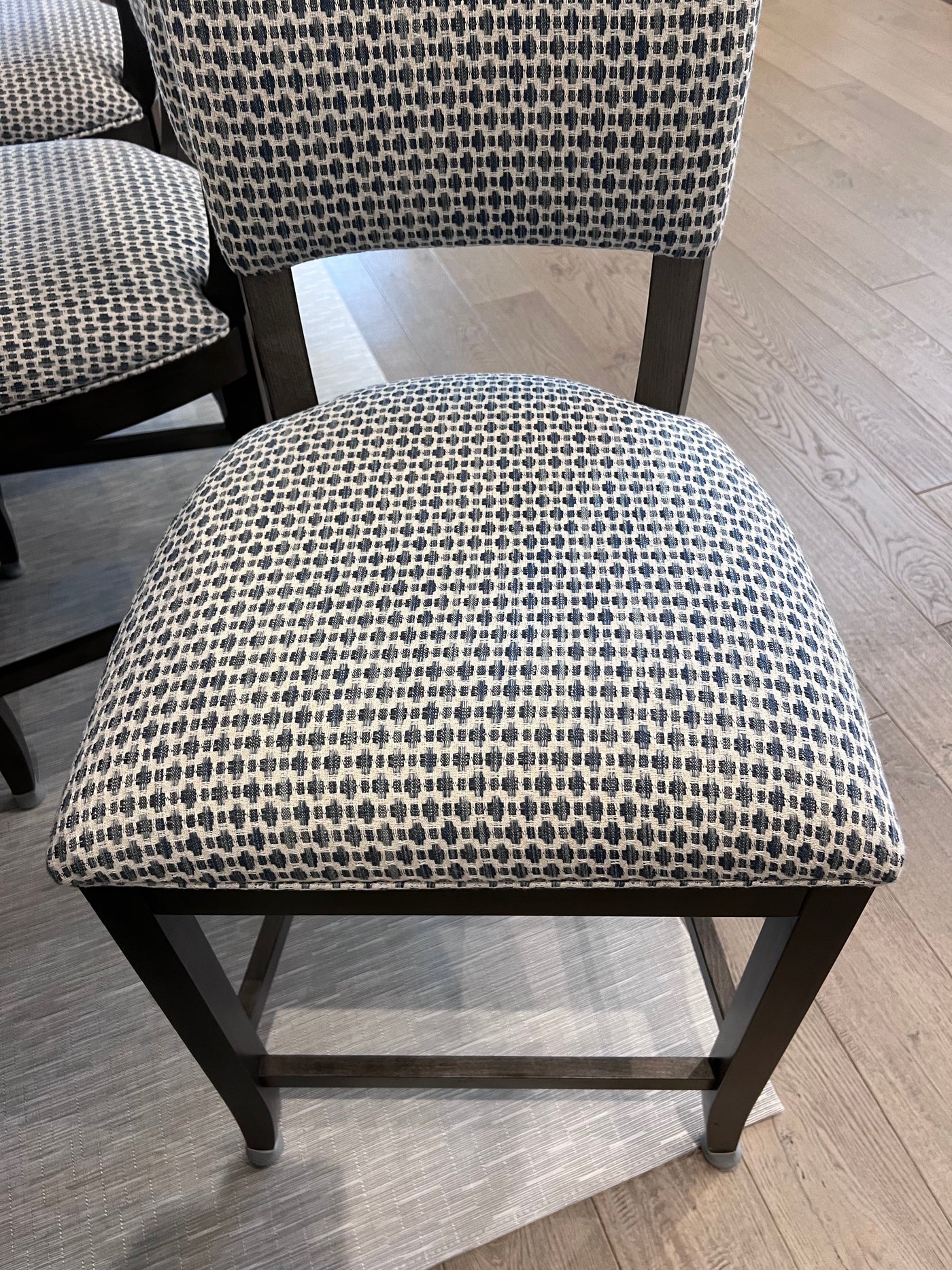 Set of 4 Ethan Allen Drew Counter Stools, Custom Fabric (*retail 1,33