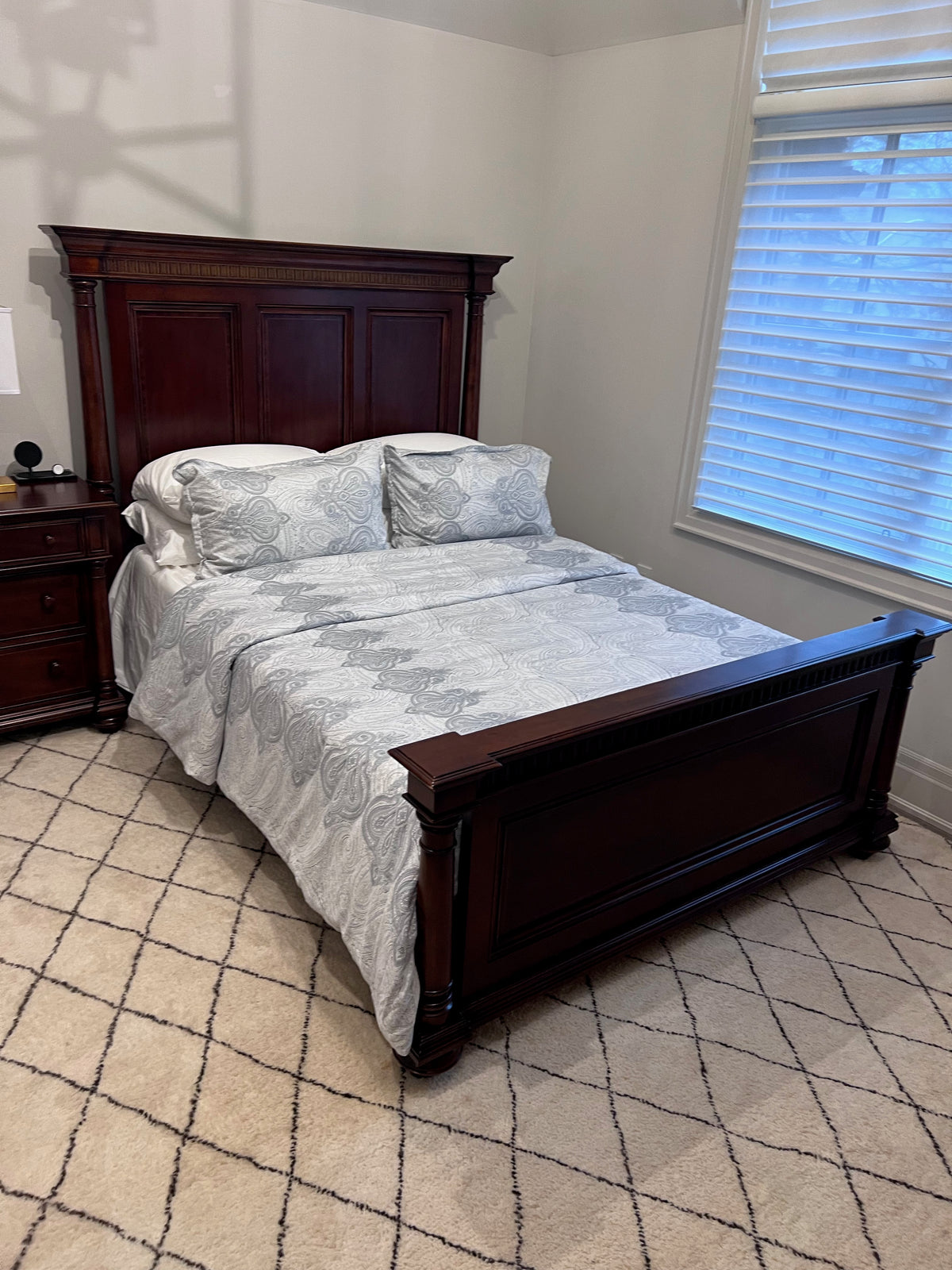 Thomasville Fredericksburg Queen Bed