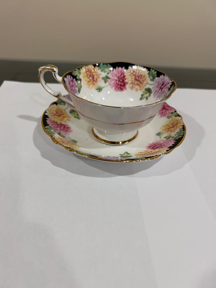 Paragon Mums Double Warrant Cup And Saucer