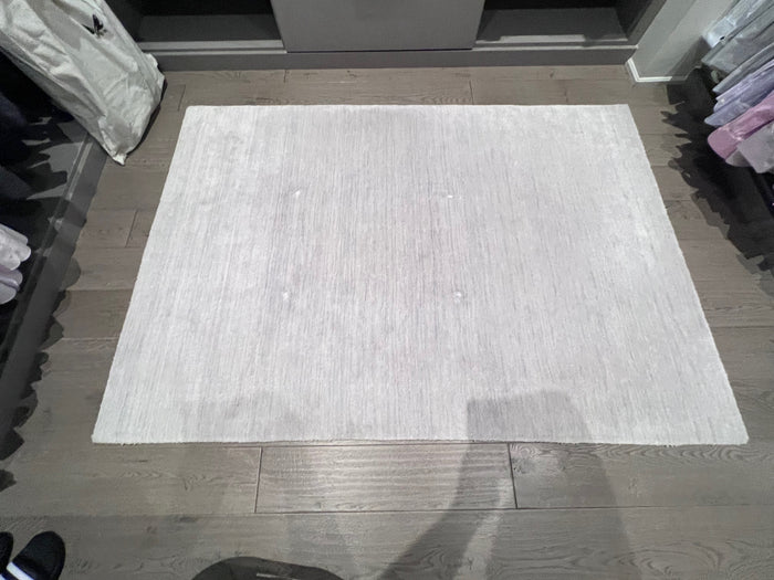 ELTE 100% Bamboo Silk, Raina Silver Grey Rug 4x6 (*retail $875)