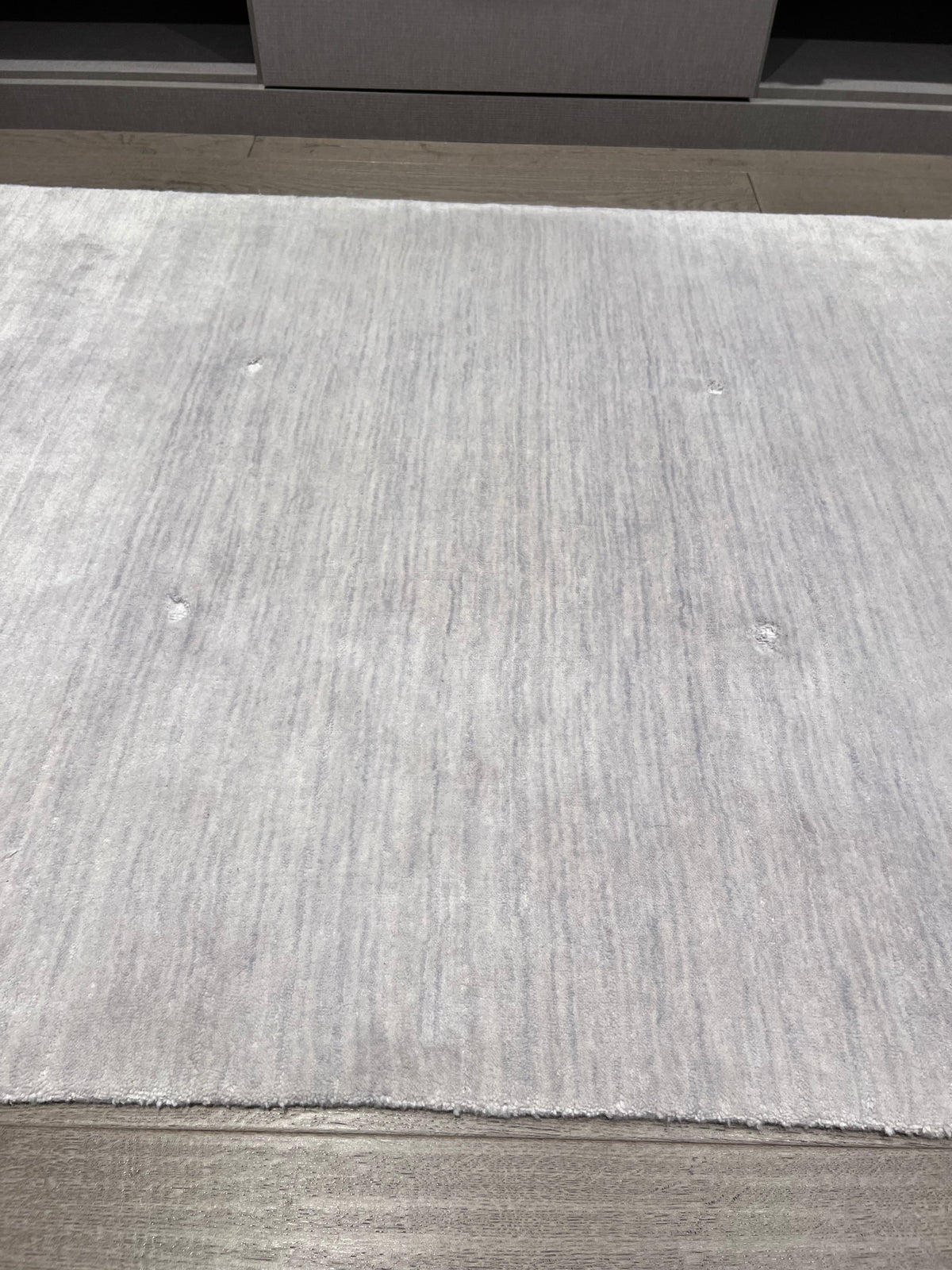 ELTE 100% Bamboo Silk, Raina Silver Grey Rug 4x6 (*retail $875)