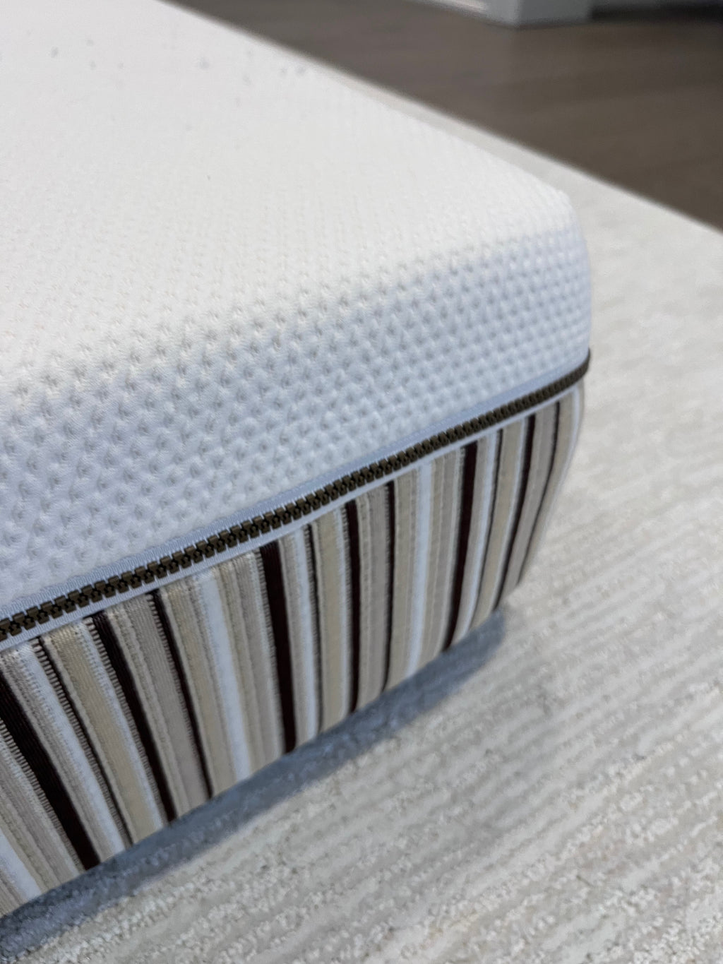 Essentia Dormeuse Fior Contour Organic Mattress, King (*retail $10,000)