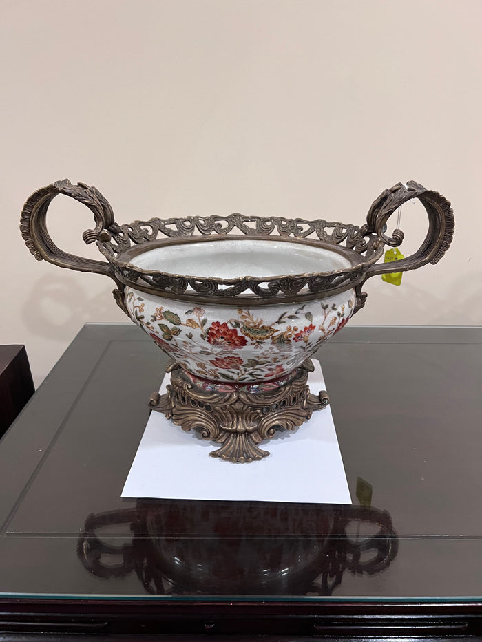 WL 1895 Wong Lee Porcelain Bowl with Handles