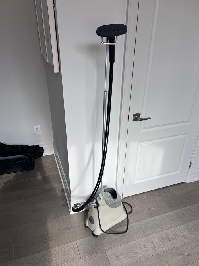 J-2000 - JIFFY CLOTHING STEAMER (*retail $339)